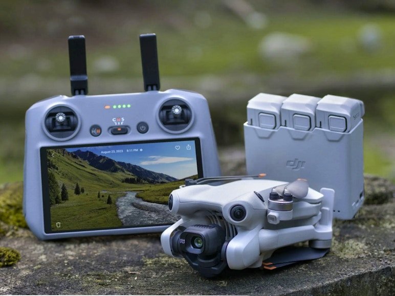 DJI Mini 4 Pro Fly More Combo (DJI RC 2)